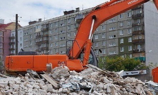 Вывоз строительного мусора с участка в Спасске-Дальнем недорого от 1541 руб. | 2Землекопа-Спс